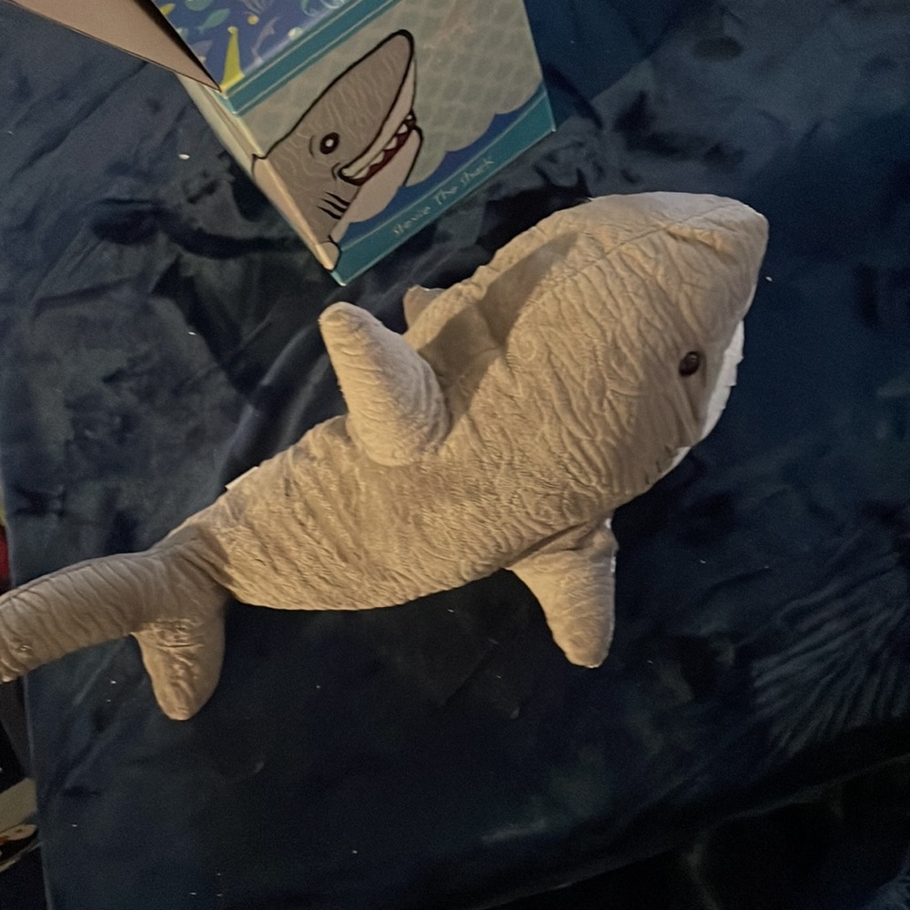 Scentsy Retired Stevie the Shark with Scent Pak BNWT